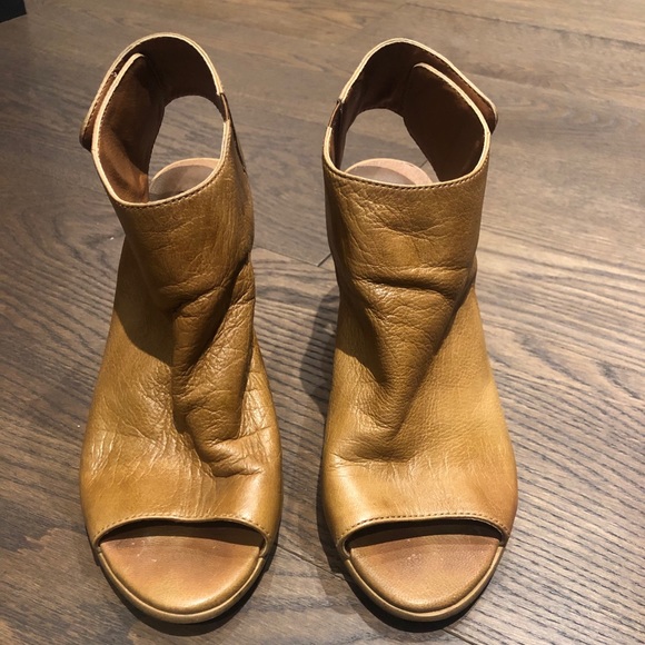 Cognac (beige/nude) Leather booties Steve Madden - Picture 2 of 6